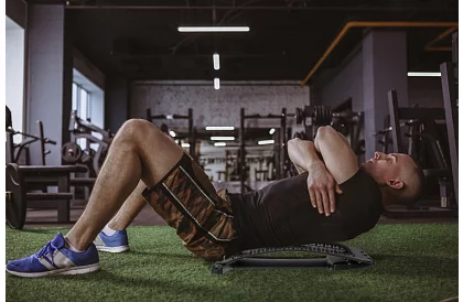 Podložka na protahovanie chrbta s akupresúrnymi bodmi