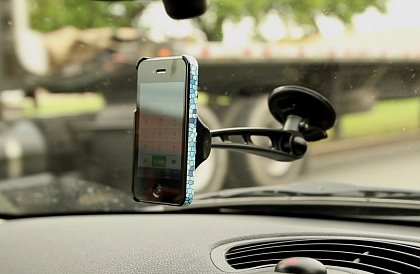 Univerzálny držiak telefónu či navigácie do automobilu