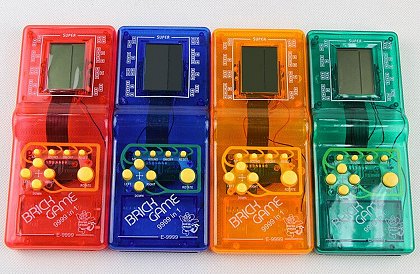 Brick Game – Retro konzola 9999 v 1