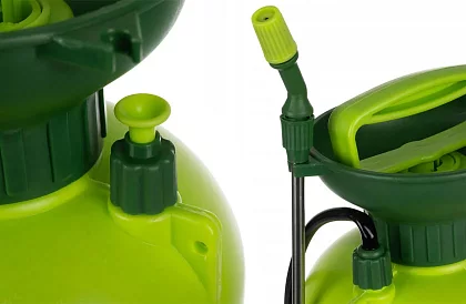 Ručný tlakový postrekovač GARDLOV 8 litrov – maximálny dosah a pohodlie