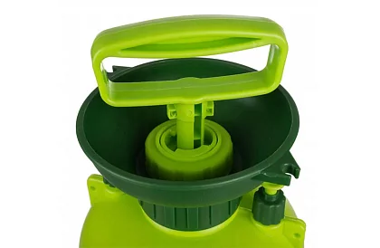 Ručný tlakový postrekovač GARDLOV 8 litrov – maximálny dosah a pohodlie