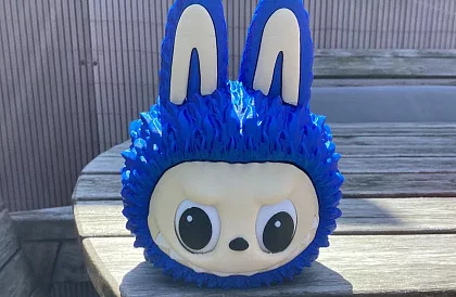 Labubu pokladnička – opakovane vyprázdniteľná, s pohyblivými očami