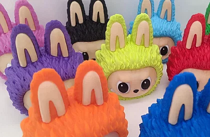 Labubu pokladnička – opakovane vyprázdniteľná, s pohyblivými očami