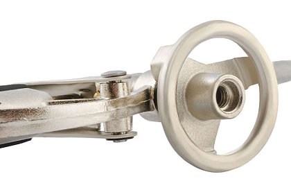 Montážna pištoľ na penu