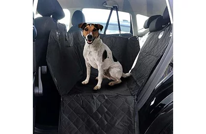 Ochranná plachta na zadné sedadlá auta