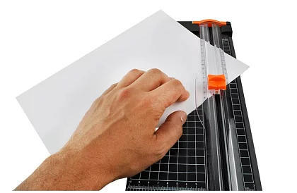 Rezačka na papier – gilotína/trimer