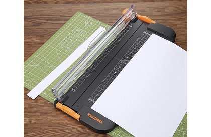 Rezačka na papier – gilotína/trimer