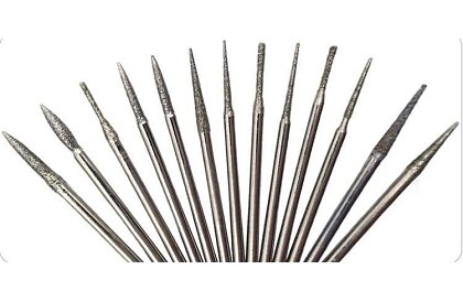 Profesionálna sada nadstavcov a rezákov pre manikúru a pedikúru