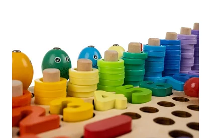 Drevené vzdelávacie puzzle