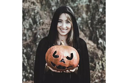 Dlhý plášť s kapucňou