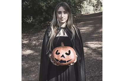 Dlhý plášť s kapucňou