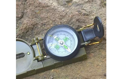 Vojenský kompas