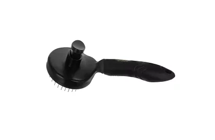 Samočistiaci vyčesávací kartáč na srsť