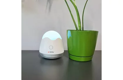 Strojček na odstránenie žmolkov z oblečenia