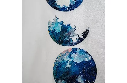 Strojček na odstránenie žmolkov z oblečenia