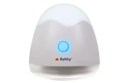 Strojček na odstránenie žmolkov z oblečenia