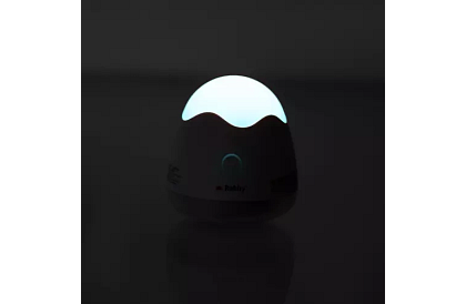 Strojček na odstránenie žmolkov z oblečenia