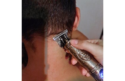 Zastrihávač vlasov a brady 4 v 1