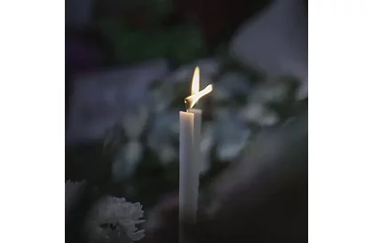 Biela kužeľová sviečka 24,5x2,3 cm – sada 40 ks