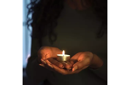 Čajové sviečky biele – horenie 4 hod. – balenie 100 ks