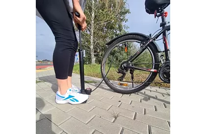 Pumpa na bicykel 16 BAR / 230 PSI – s manometrom