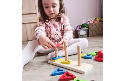 Drevené skladačky pre deti – triedič tvarov