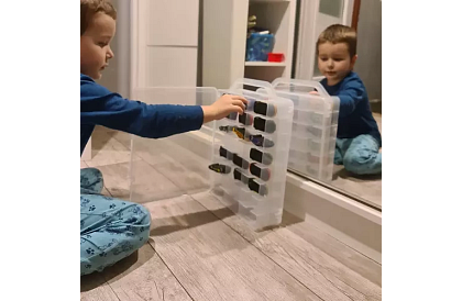 Plastový kufr - organizér na autíčka