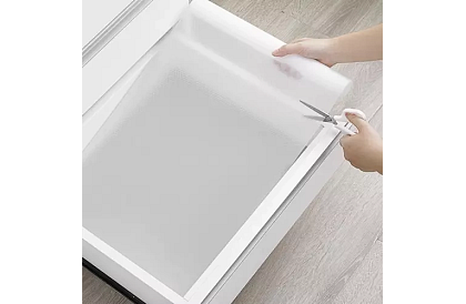 Protiskluzová podložka do šuplíků 300x50 cm