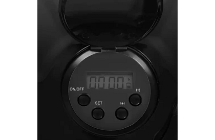 Automatický dávkovač krmiva s časovačom