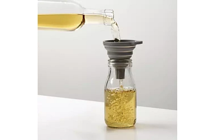 Univerzálny skladací silikónový lievik