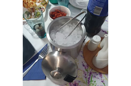 Zásobník na ľad 1,3 litra – vedro s viečkom a kliešťami