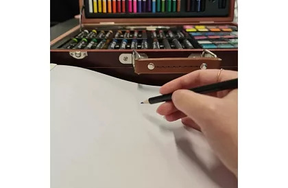 Sada na maľovanie v drevenej schránke – 130 položiek