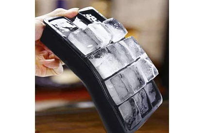 Silikónová forma na ľad s viečkom – ľadník na 15 kociek ľadu