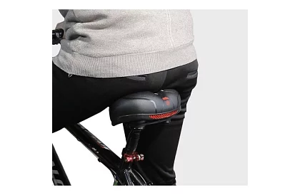 Cyklistické sedlo ACTIVE s vetraním a vodotesným poťahom