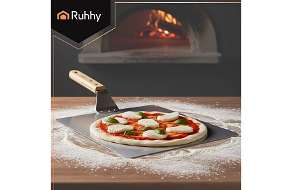 Nerezová lopata na pizzu s drevenou rukoväťou