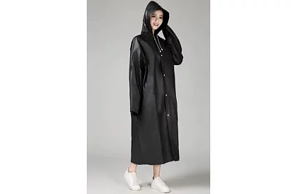 Silná čierna oversize pláštenka