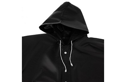 Silná čierna oversize pláštenka