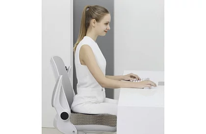 Ortopedický sedák na stoličku z pamäťovej peny