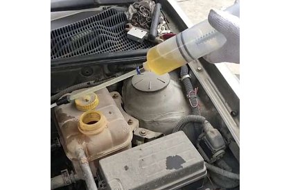 Striekačka na extrakciu oleja a kvapalín - 200ml