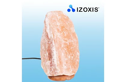 Solná lampa s nastaviteľnou intenzitou svetla