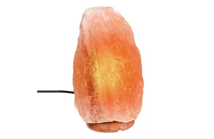 Solná lampa s nastaviteľnou intenzitou svetla