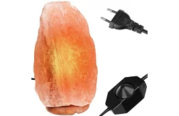 Solná lampa s nastaviteľnou intenzitou svetla