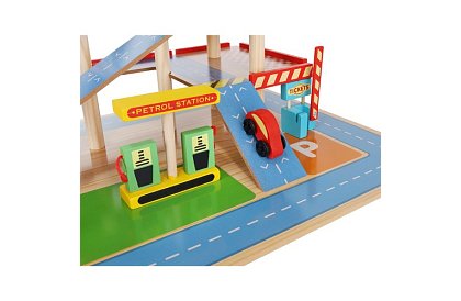 Drevené parkovisko – garáž pre deti