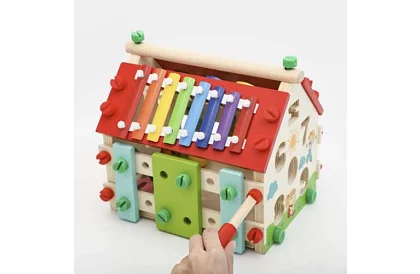 Drevený vzdelávací zmyslový domček