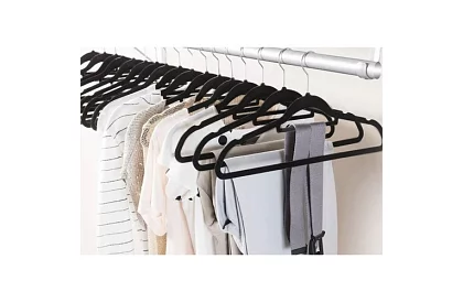 Sametové ramínka na oděvy - 20 ks - čierne