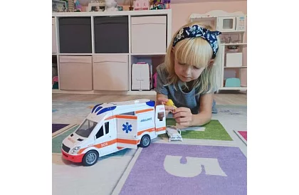Sanitka – ambulance so zvukovou a svetelnou signalizáciou