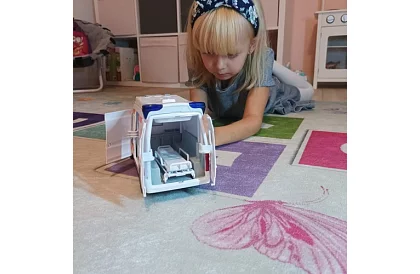 Sanitka – ambulance so zvukovou a svetelnou signalizáciou