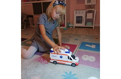 Sanitka – ambulance so zvukovou a svetelnou signalizáciou