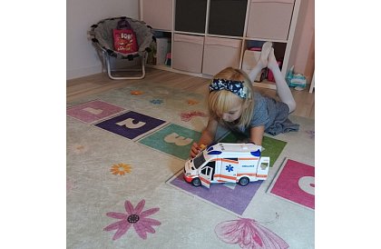 Sanitka – ambulance so zvukovou a svetelnou signalizáciou