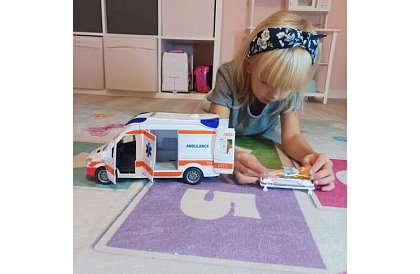 Sanitka – ambulance so zvukovou a svetelnou signalizáciou